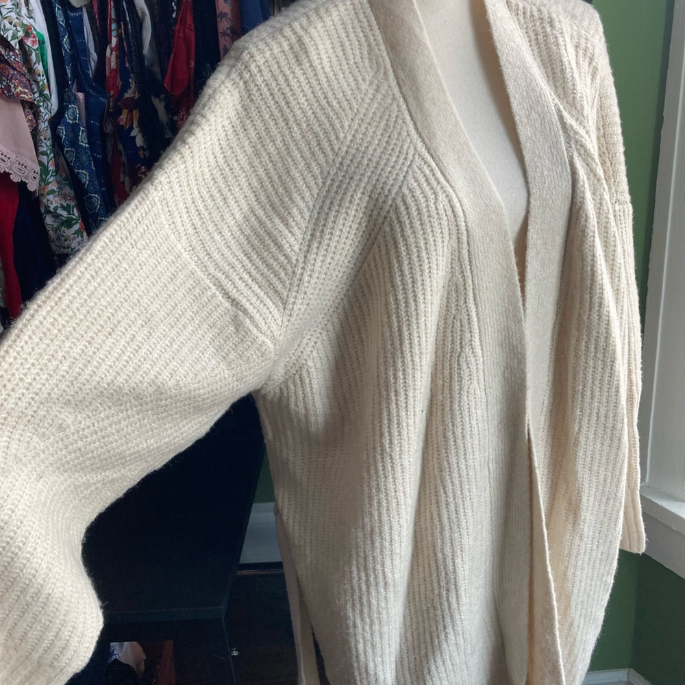 Elegant Cream Women's Cardigan - Picture 4 of 11